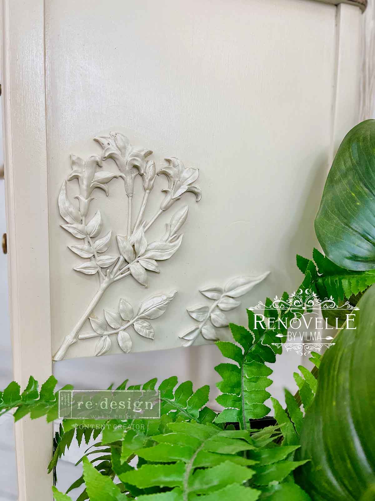 Redesign Decor Moulds® – Lily Flowers – 8″x5″, 8mm thickness Copyright #VA0002314255
