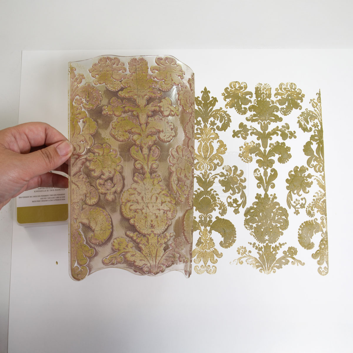 Redesign Decor Stamp – Stamped Damask – 12″x12″ (1 pc)