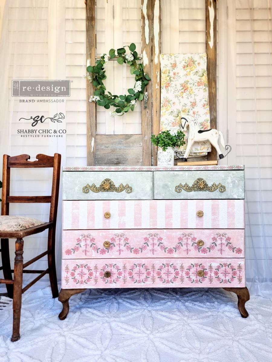Decor Transfers® Annie Sloan – flower garland – total sheet size 24″x35″, cut into 2 sheets