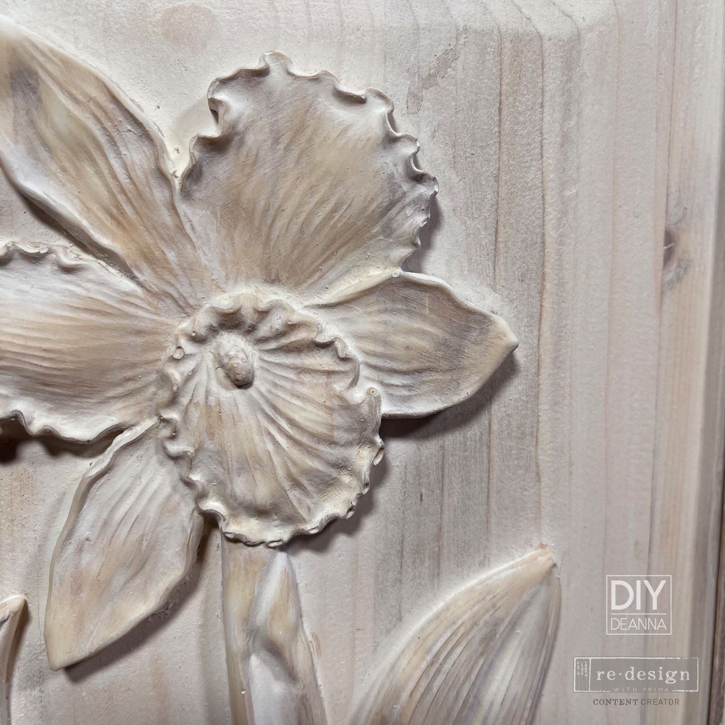 Redesign Decor Moulds® – Wildflower – 8″x5″, 8mm thickness Copyright #VA0002330076