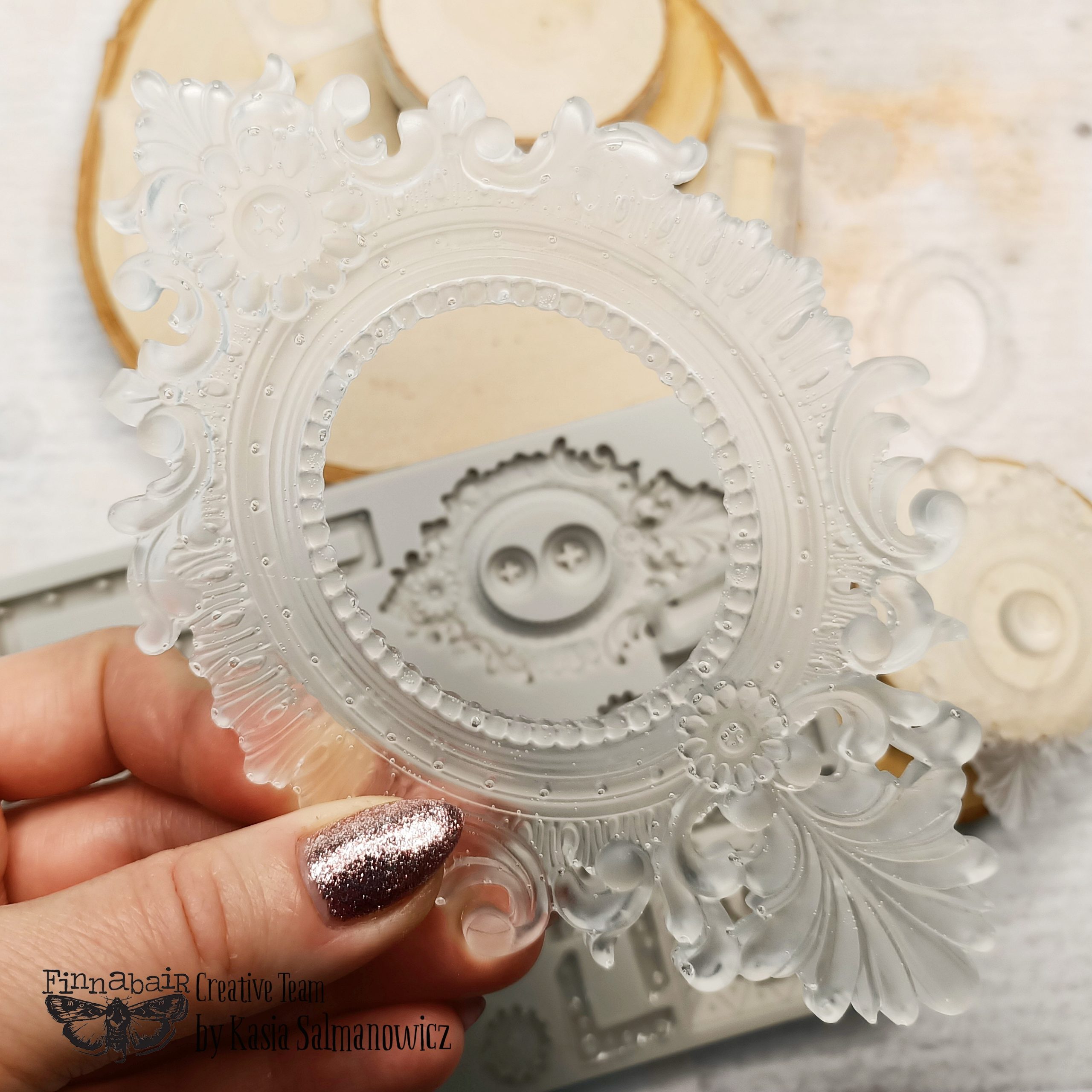 Finnabair – Moulds – Grungy Frames – 1 pc, 5×8 in Copyright #VA0002330239