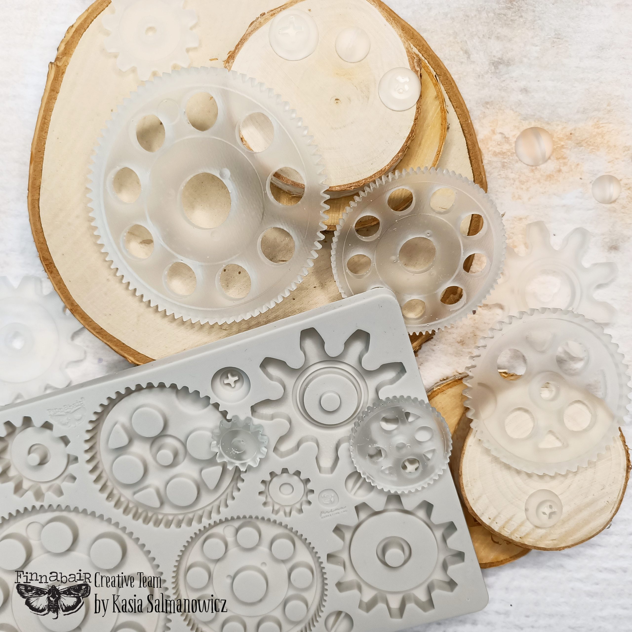 Finnabair – Moulds – Large Gears – 1 pc, 5×8 in Copyright #VA0002330246