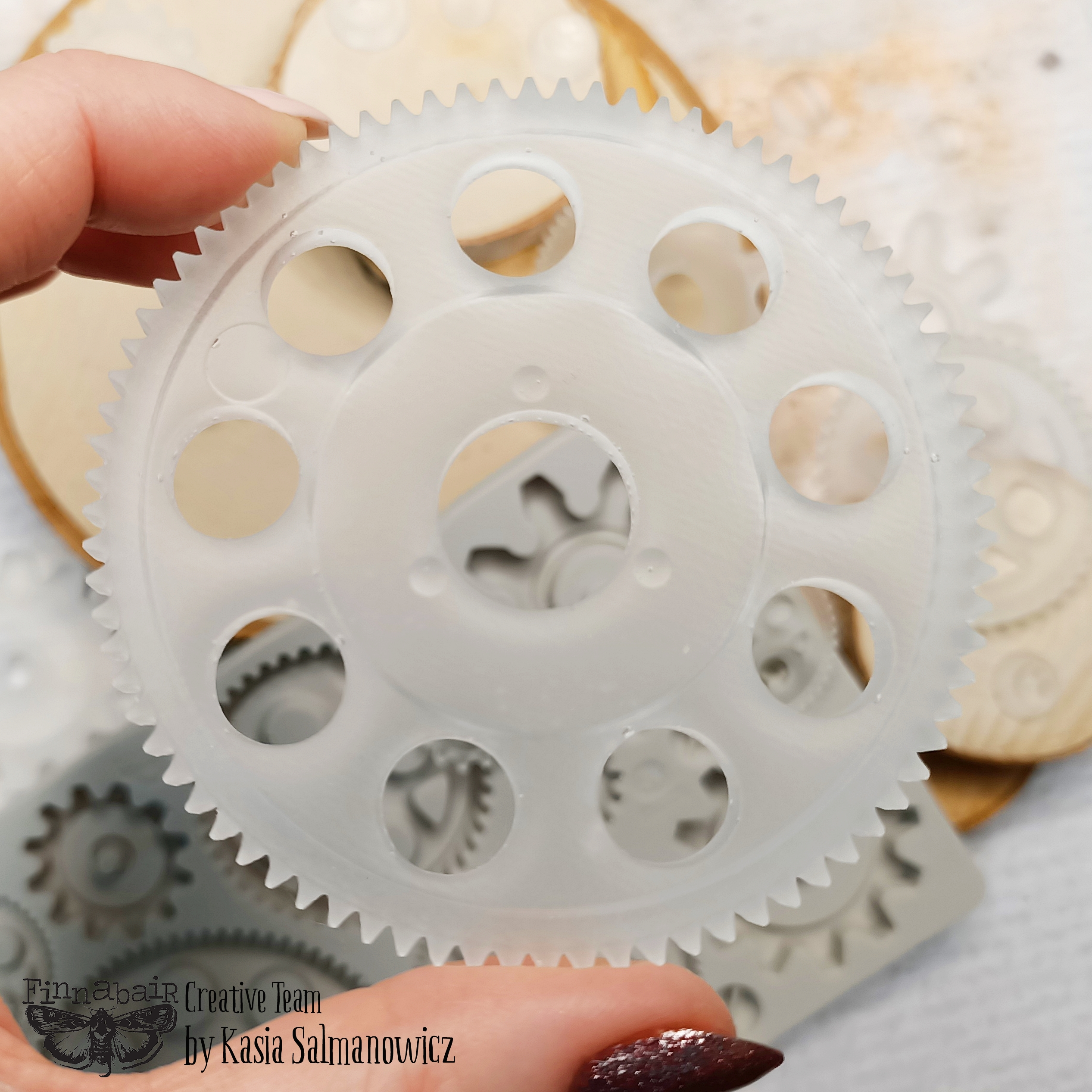 Finnabair – Moulds – Large Gears – 1 pc, 5×8 in Copyright #VA0002330246