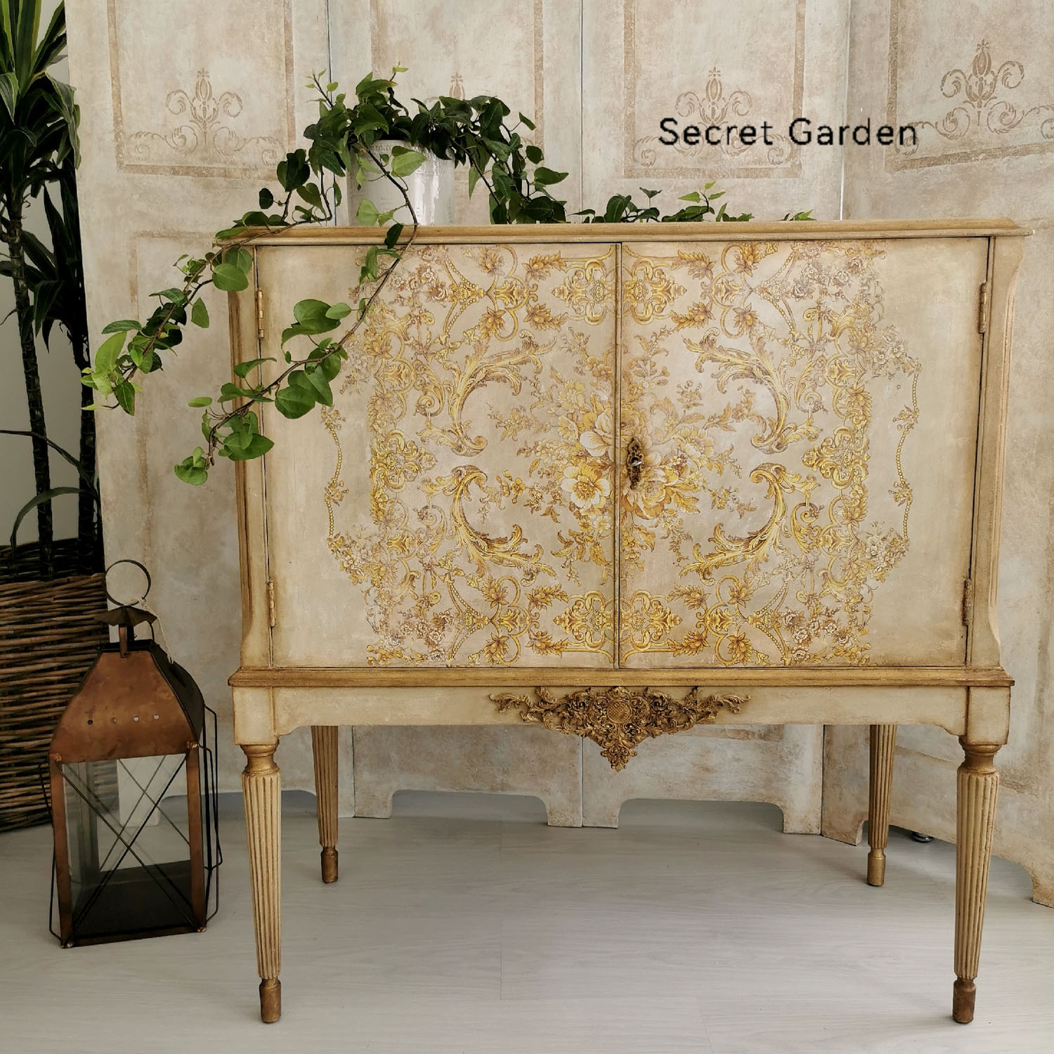 Decor Poly® – Elaborate Finery – 12″x4.13″x0.25″ / 30.5cmx10.5cmx0.64cm Copyright #VA2412717