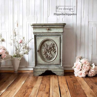 Decor Poly – Velvet Cascade Left – 9.5″x7″x0.5″ (24.1cmx17.8cmx1.3cm)
