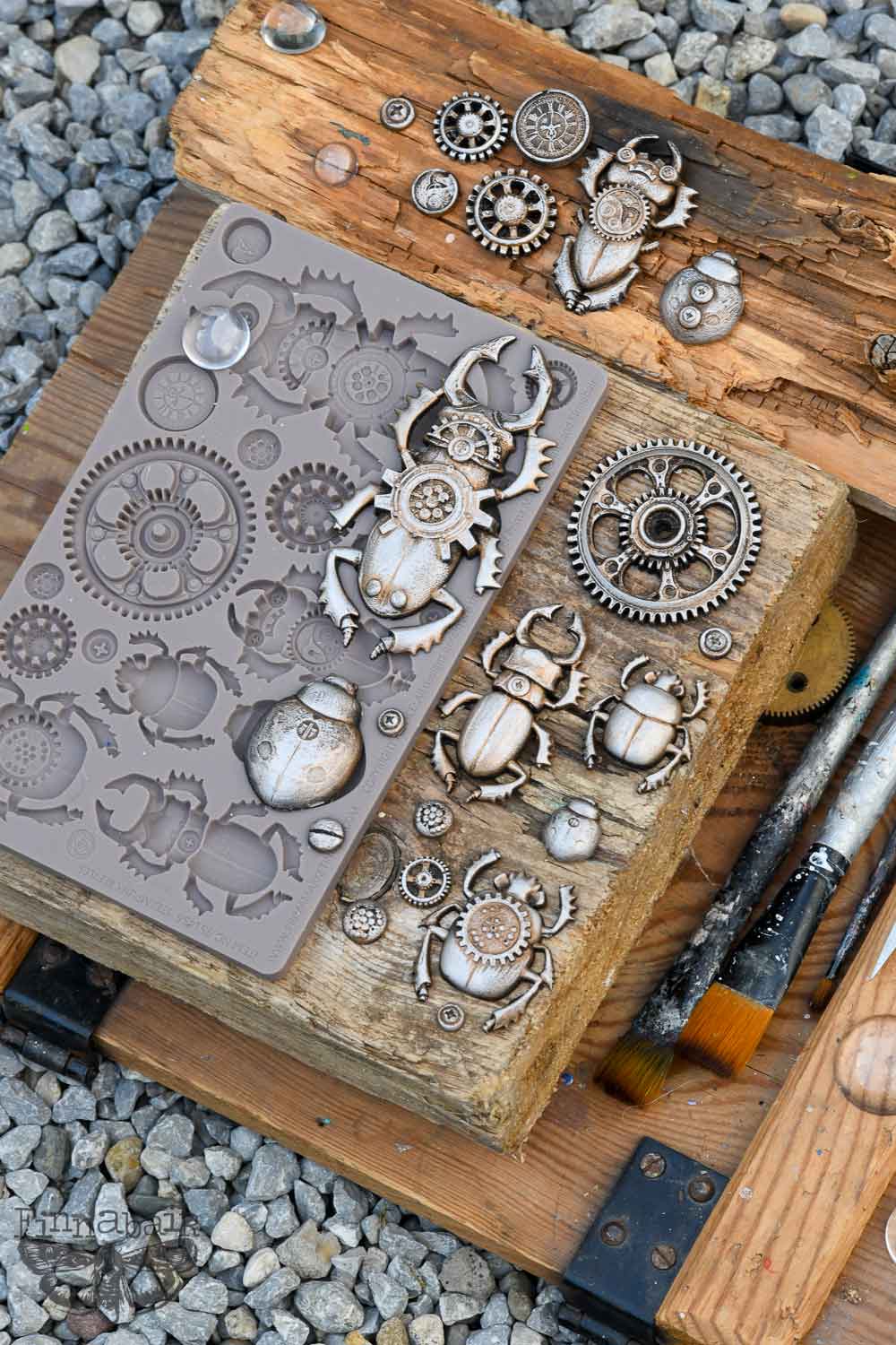 Finnabair Decor Moulds® – Steampunk Beetles – 1 pc, 5″x8″x8mm