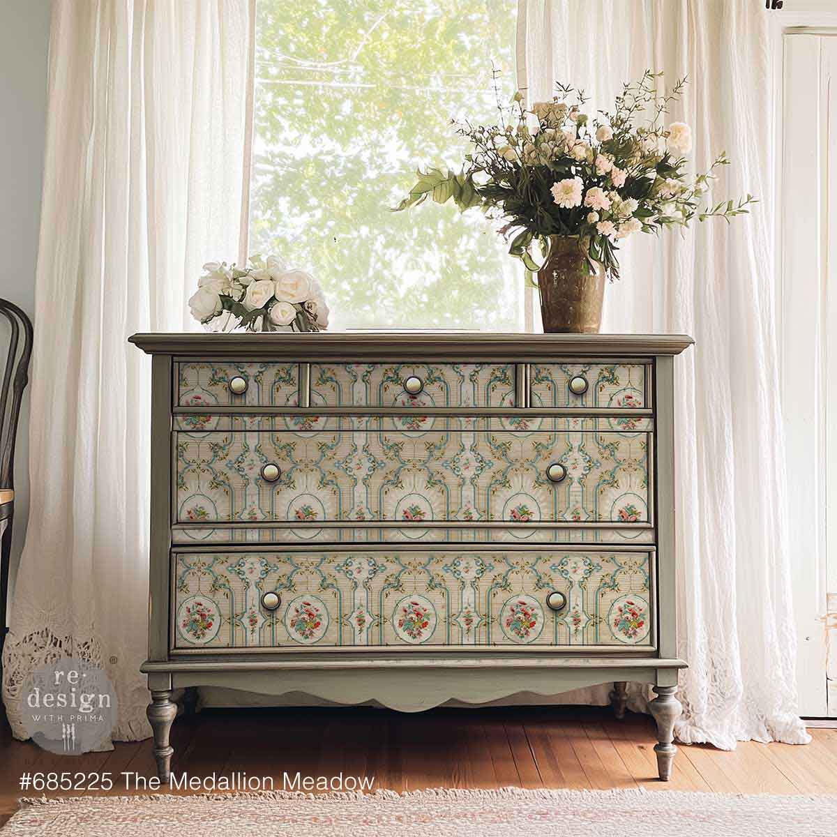 19.5″x30″ Decoupage Fiber – The Medallion Meadow – 1 sheet